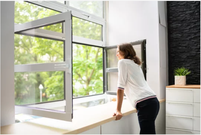 Bi-colour windows