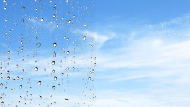Self-cleaning glass pane