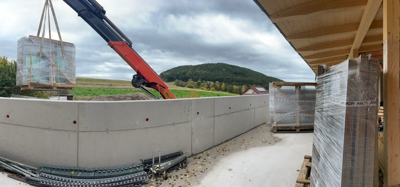 Aikon Distribution windows unloaded by crane