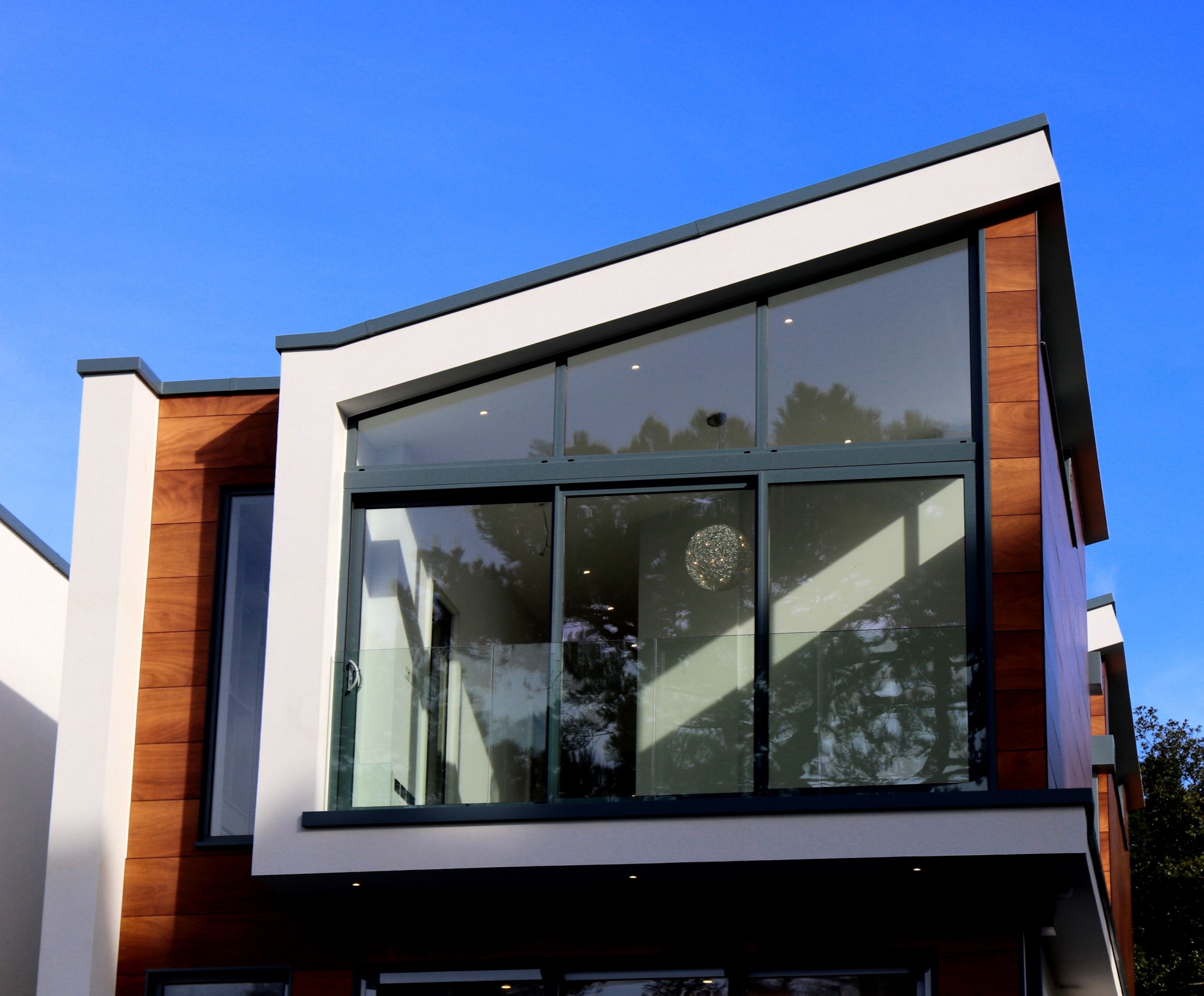 Large aluminium glazing