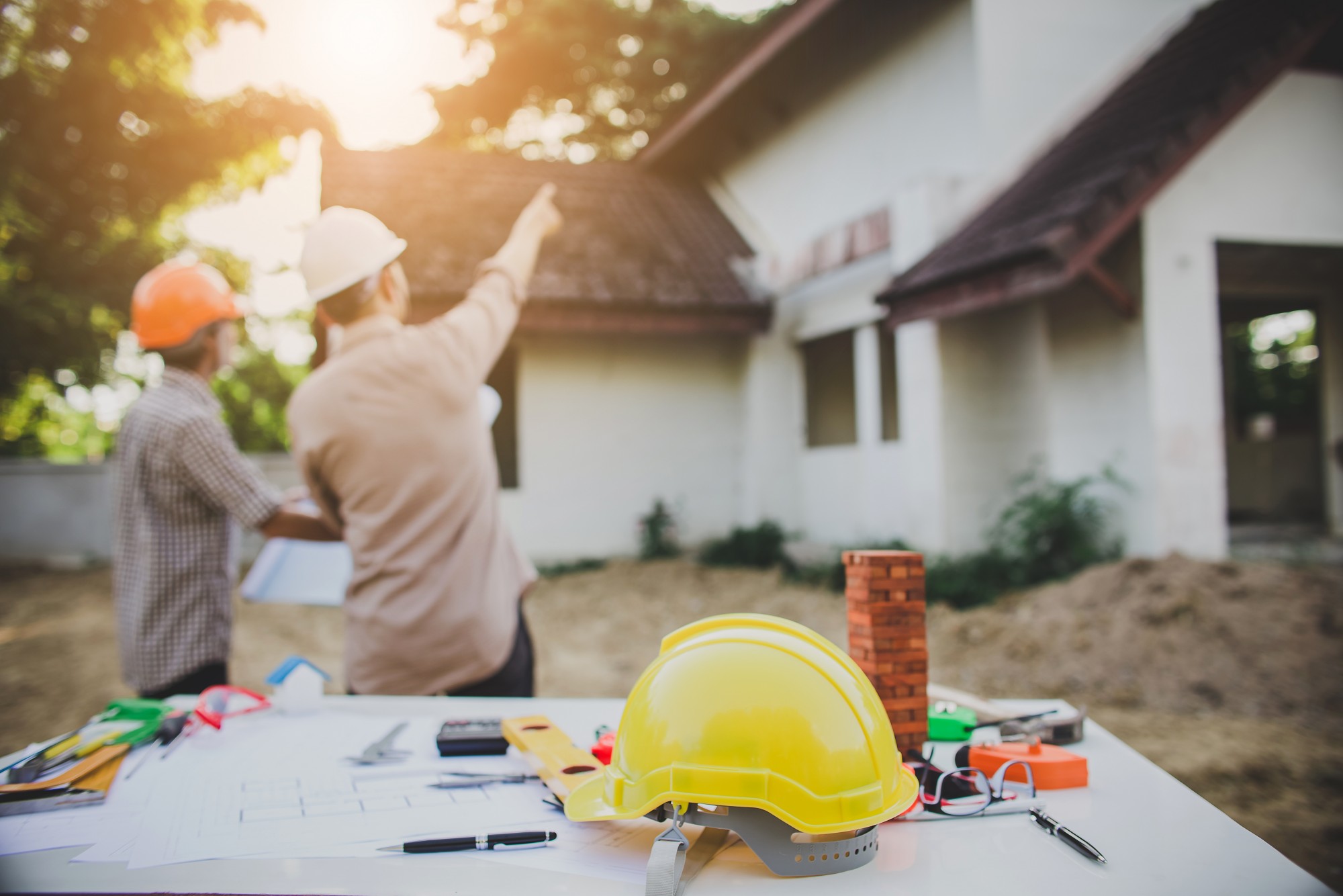 the entire joinery for their building: windows, doors, garage doors, roller shutters.