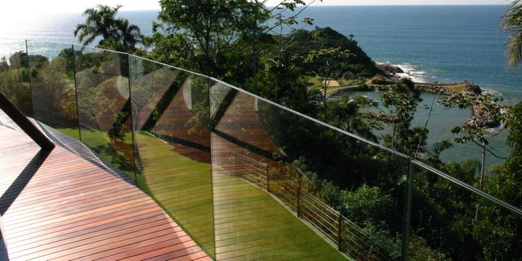 GLASS BALUSTRADES