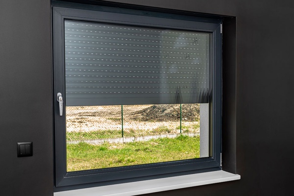 Aluplast ID 4000 window with external roller shutter